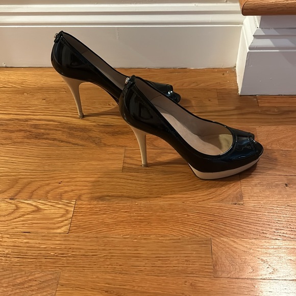 Stuart Weitzman size 7.5 peeptoe pumps - Picture 8 of 14